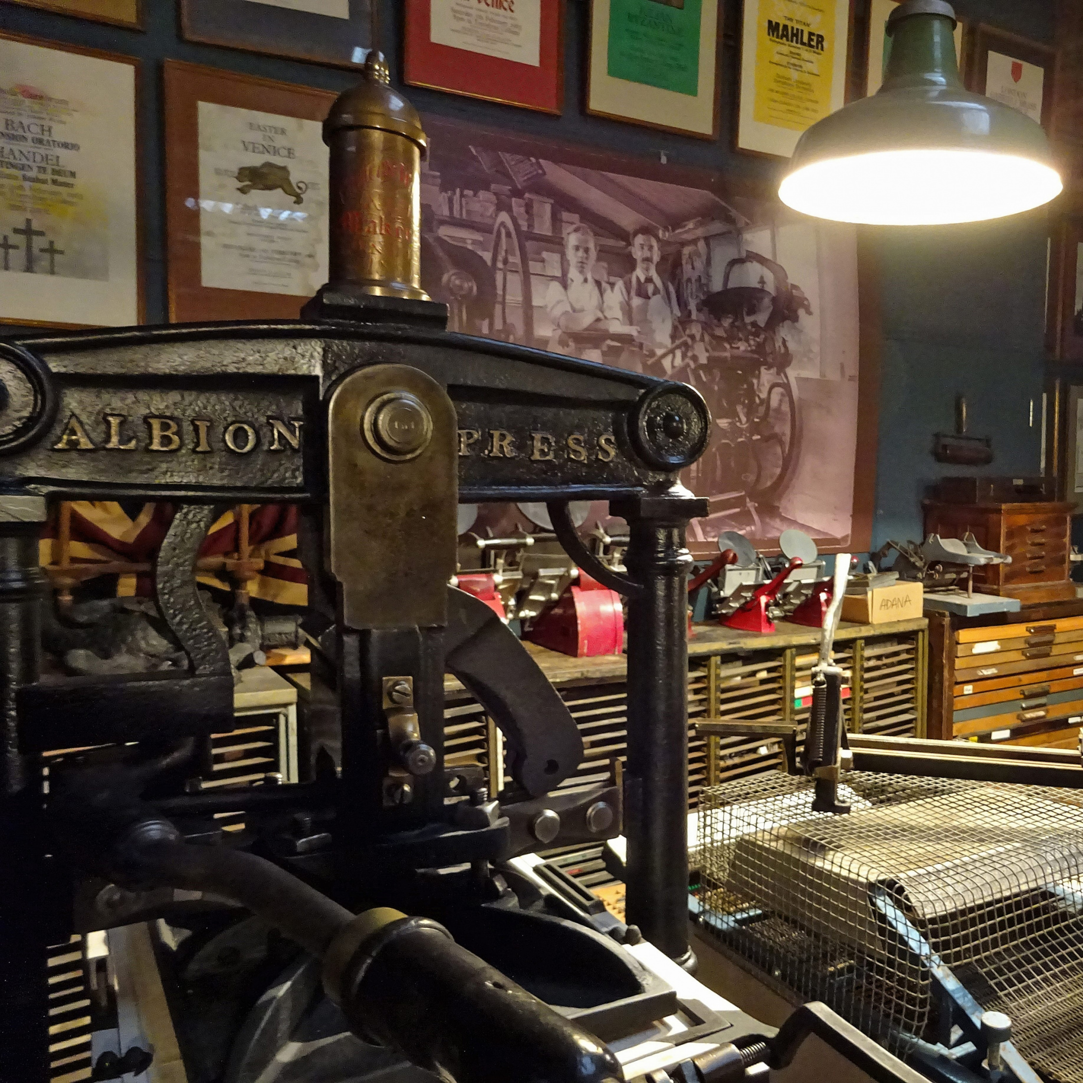 printmaking-services-showroom